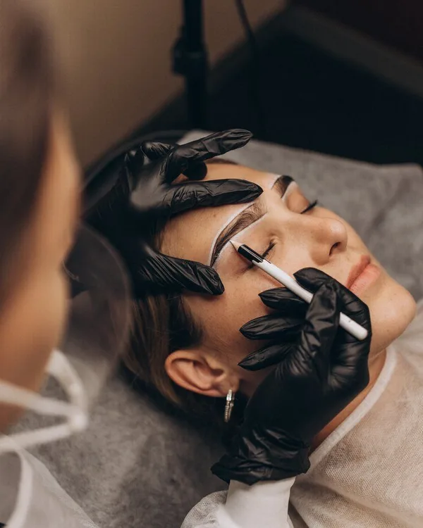 Curso de Microblading y Micropigmentación en Costa Rica – Fuxion Academy